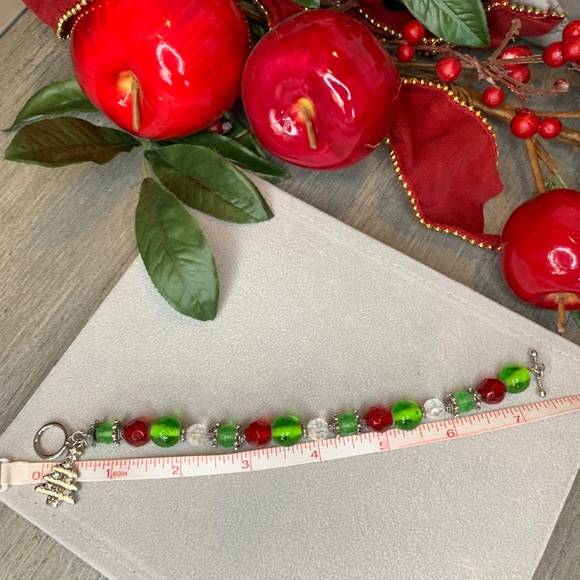 Vintage Christmas Tree Beaded Toggle Bracelet - Picture 3 of 3